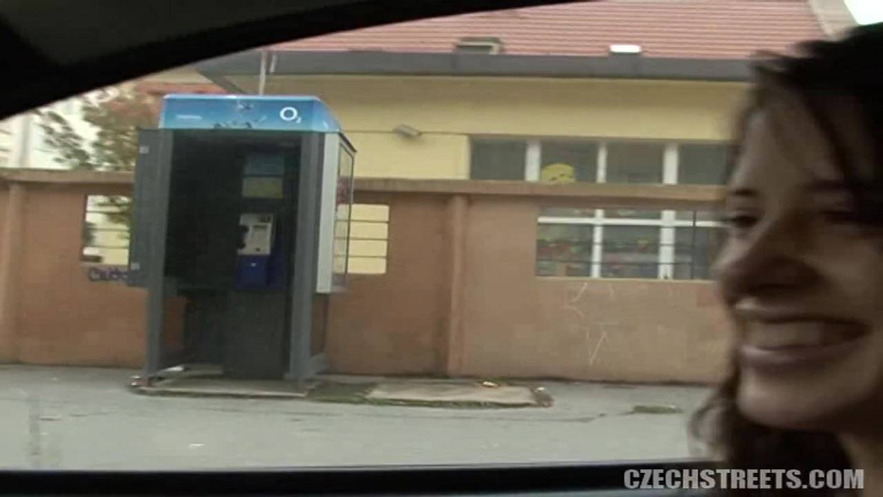 A horny couple who enjoys fucking outside