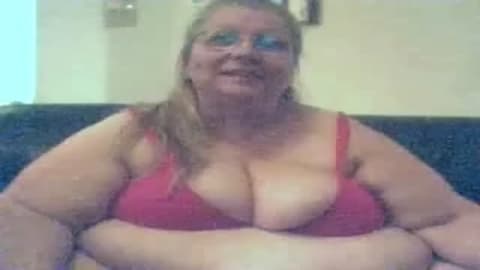 Here's a fat mature slut who loves pleasure