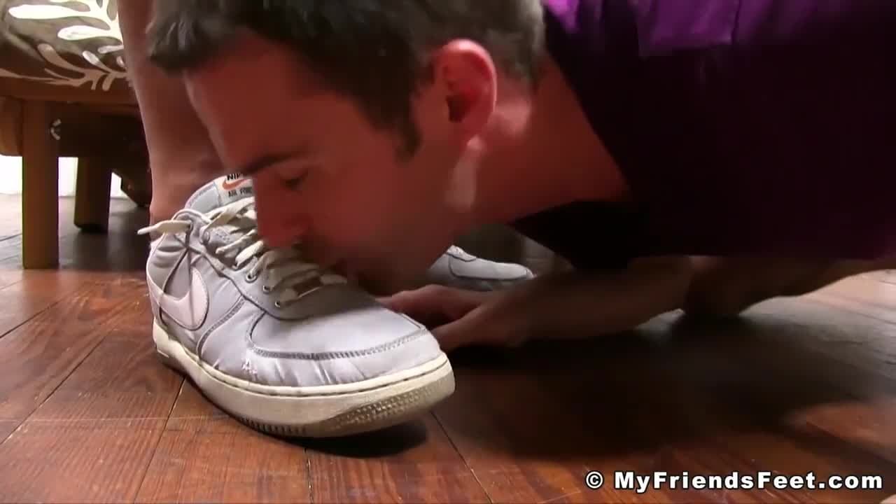 Foot fetish gays who love to get hard like this