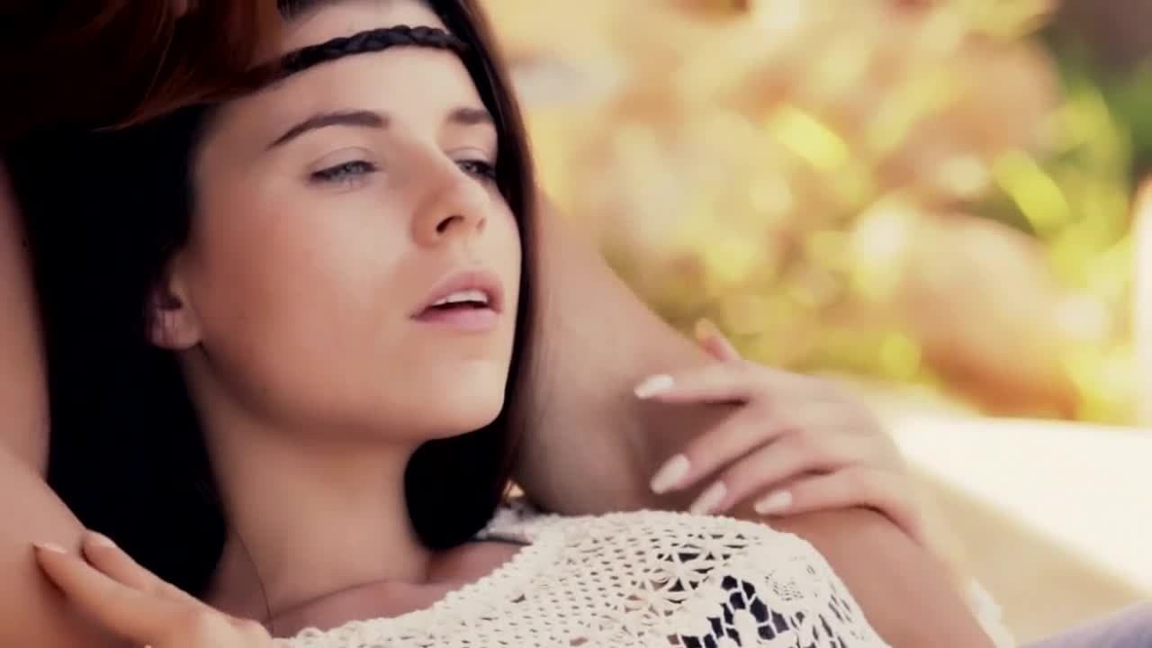 Jessica gets fucked outside until she cums