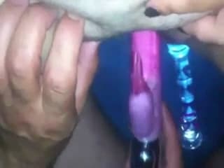 This woman loves to have sextoys in her cunt