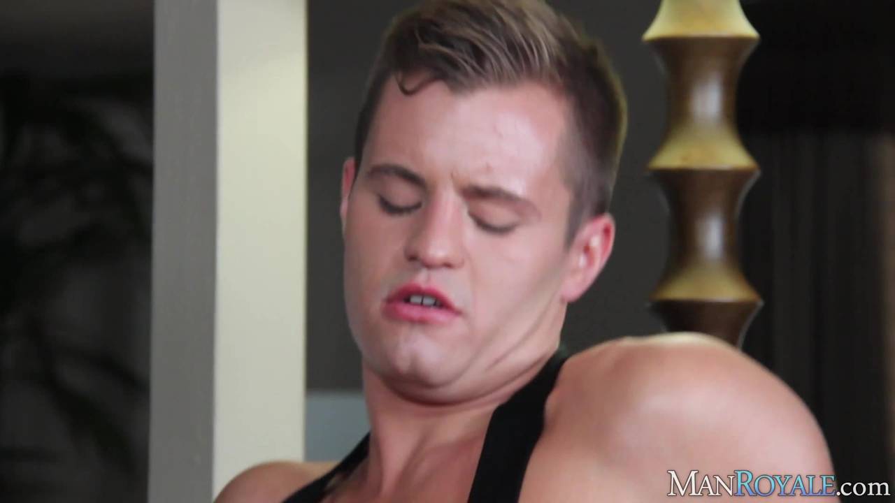 Joey Cooper and Alex Graham love to fuck