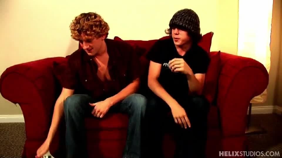 An amateur gay scene for two young lads