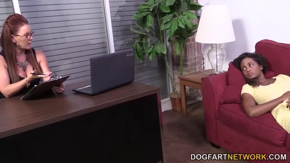 Janet Mason loves to have her pussy licked